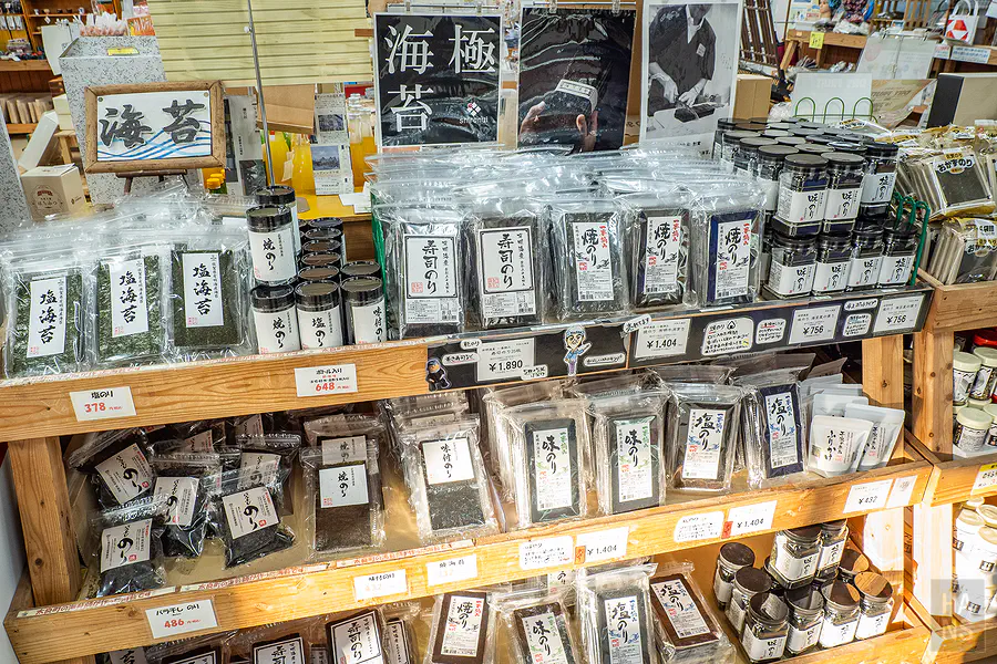 物產館內販售的各式有明海苔特產