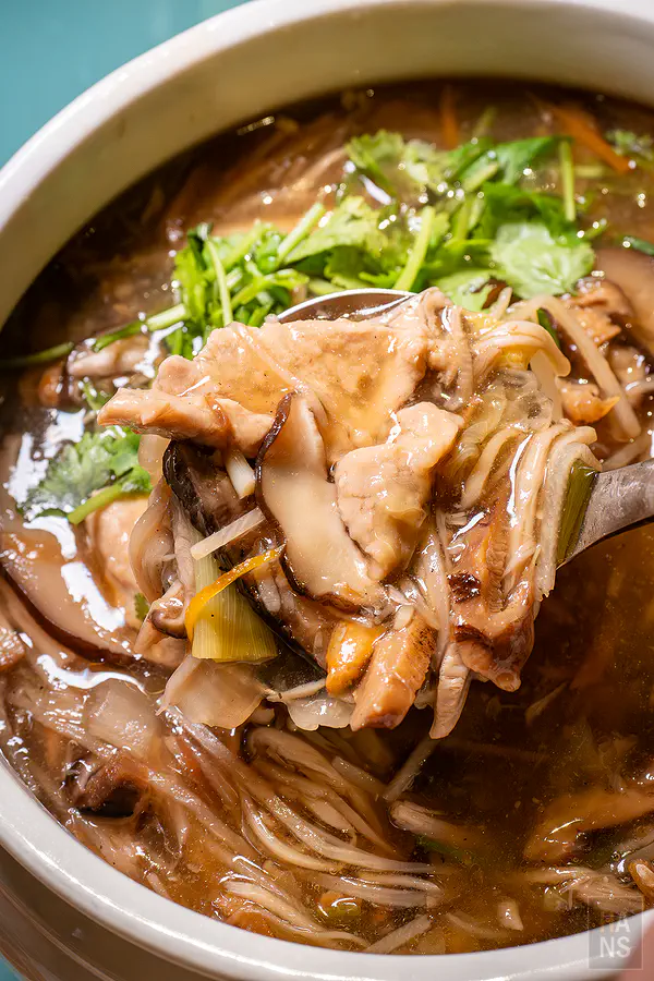 元泰大飯店晚宴超受歡迎的佛跳牆口味濃郁湯品