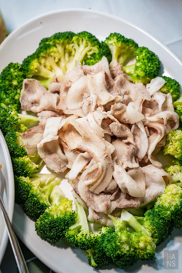 搭配桔醬沾食非常對味的蒜泥白肉