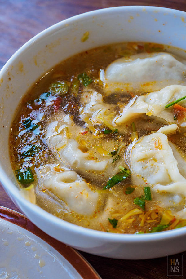 EBC珠峰基地營-Yangling 品嚐 MOMO 料理