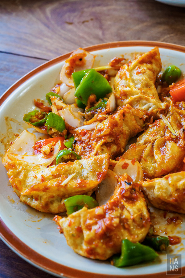 EBC珠峰基地營-Yangling 品嚐 MOMO 料理