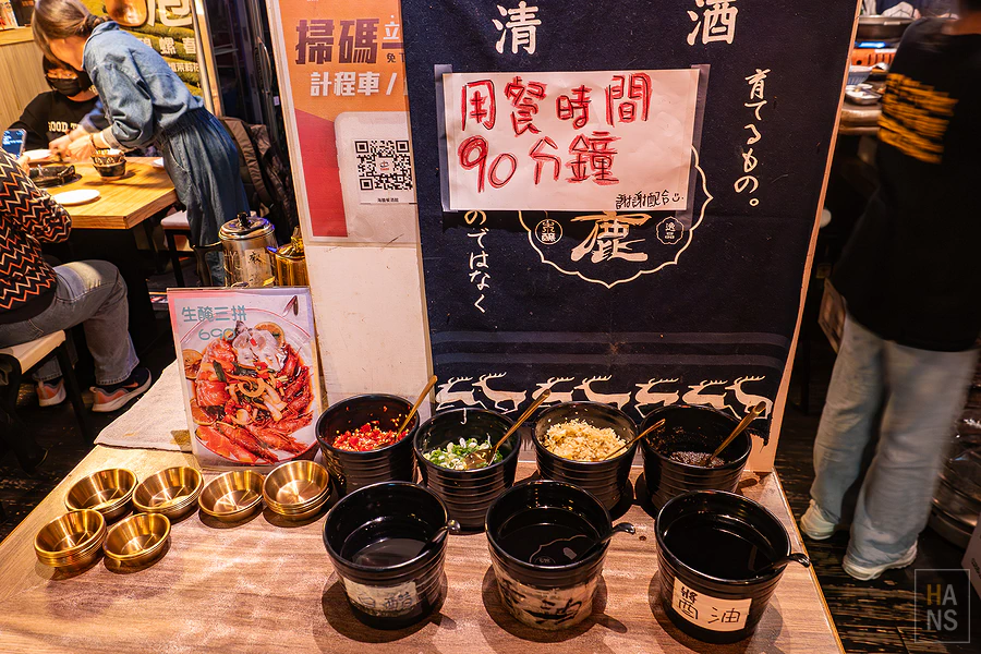 可汗大叔海鮮火鍋醬蝦醬蟹專賣店