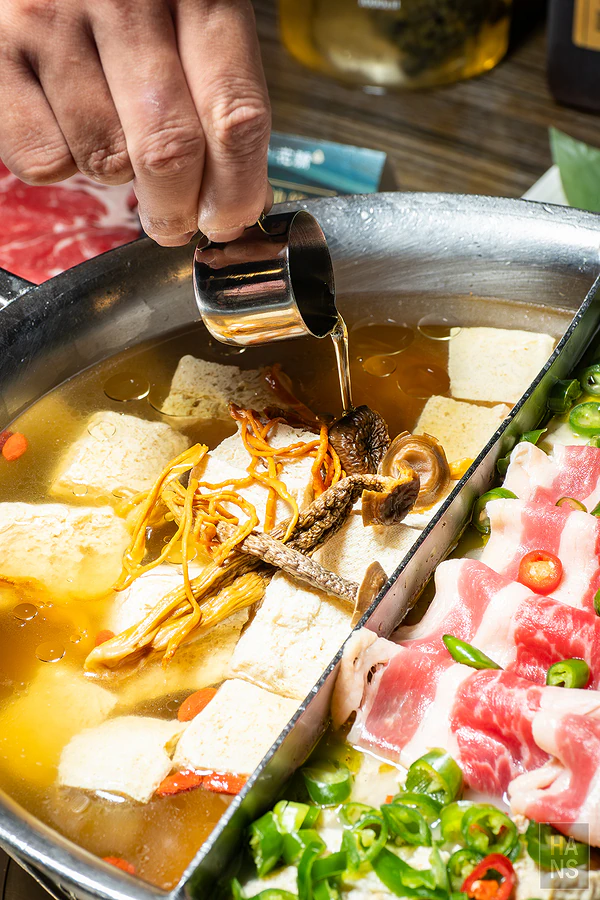 驕香松露菌菇鍋︱青花驕麻辣鍋