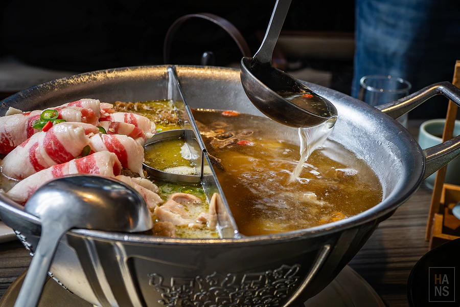 驕香松露菌菇鍋︱青花驕麻辣鍋