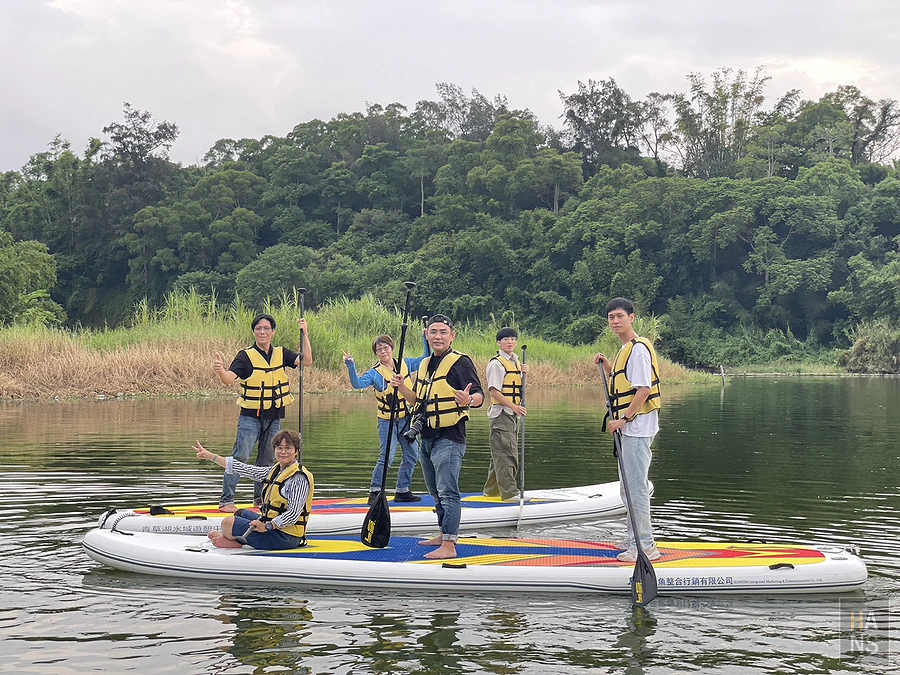新竹青草湖，SUP立槳、天鵝船水上活動