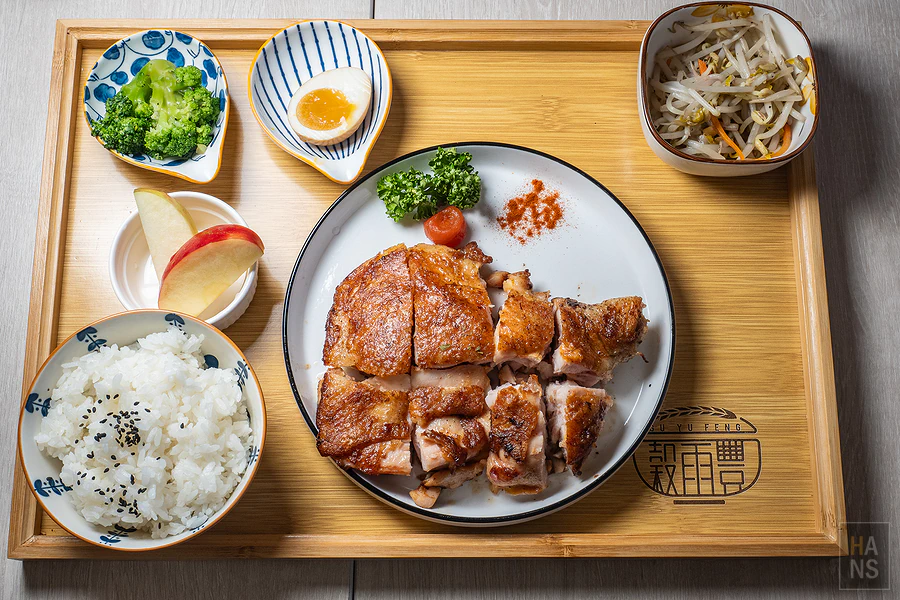 穀雨豐中式、牛排定食